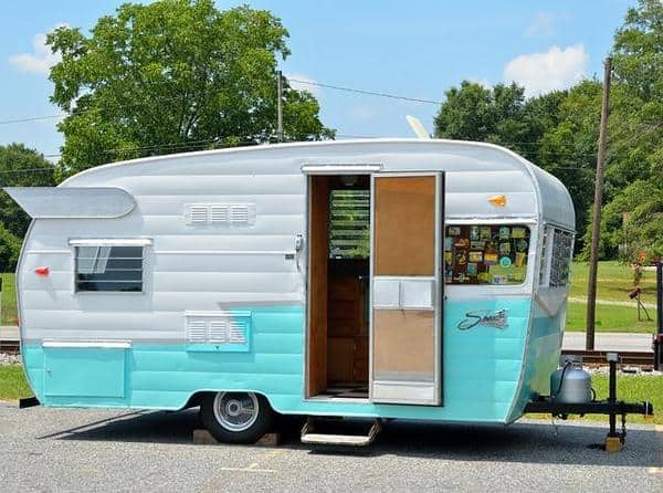 are-older-rvs-worth-buying-rplacetravels