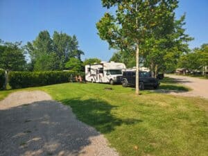 Read more about the article Top 5 Must-Visit RV Parks Across the USA